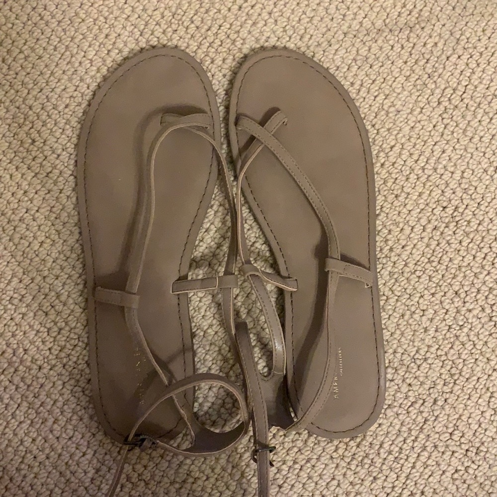 Women’s Tan/Beige American Eagle Sandals Size 9